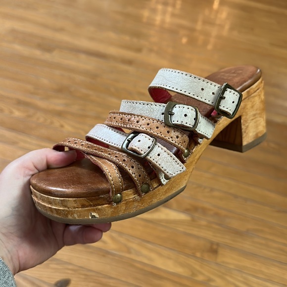 Like New!!! Bed Stü- Adriana-Size 8.5 - Picture 4 of 4